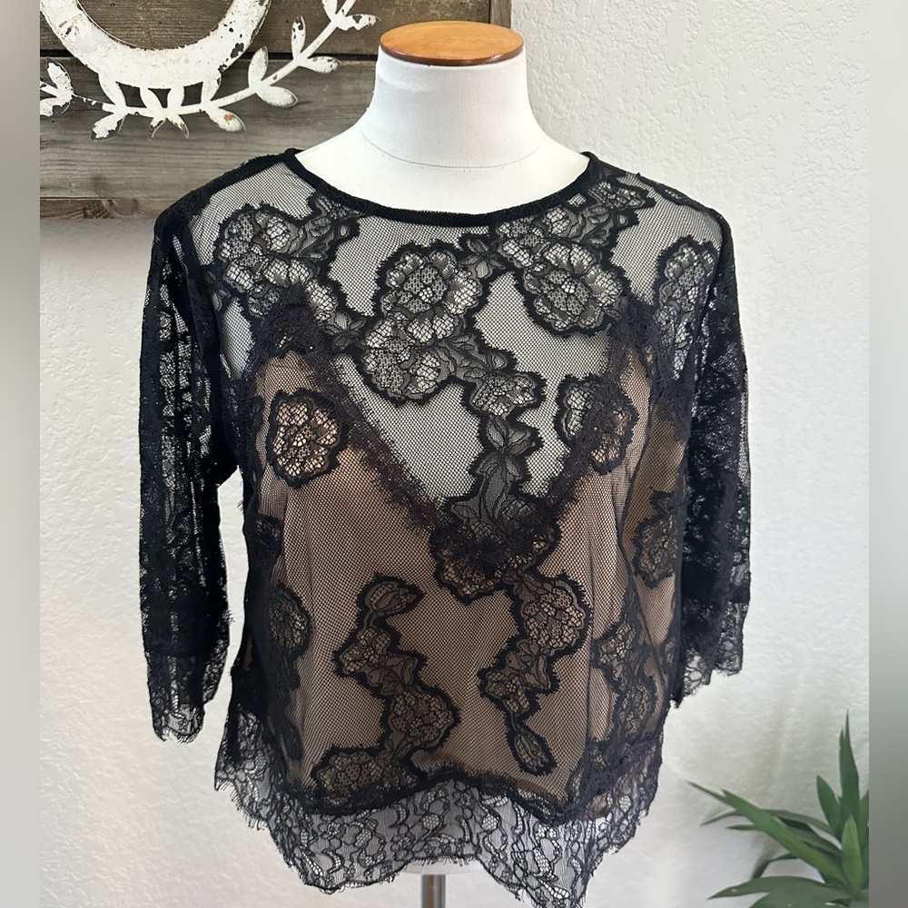 Anthropologie sheer fancy lace cropped black top size M NWT